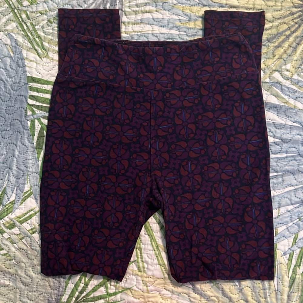 LulaRoe leggings.  One Size.